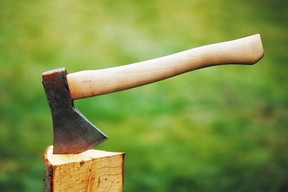 How To Replace An Axe Handle 